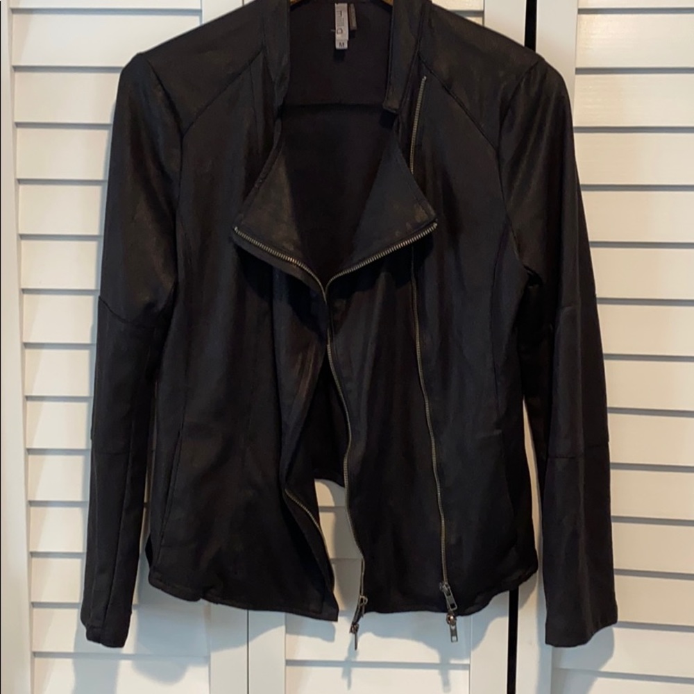 Black light weight jacket